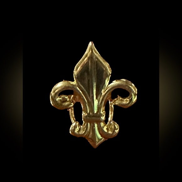 Vintage Fleur-de-lis ⚜️ gold tone scarf ring 1.5” W x 1.75” ⚜️BEAUTIFUL ⚜️ - Picture 2 of 6
